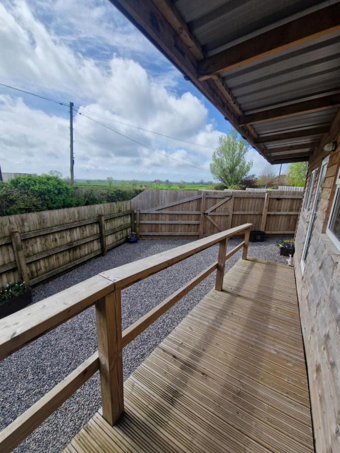 Featheredge Corner Lodge Wells Extérieur photo