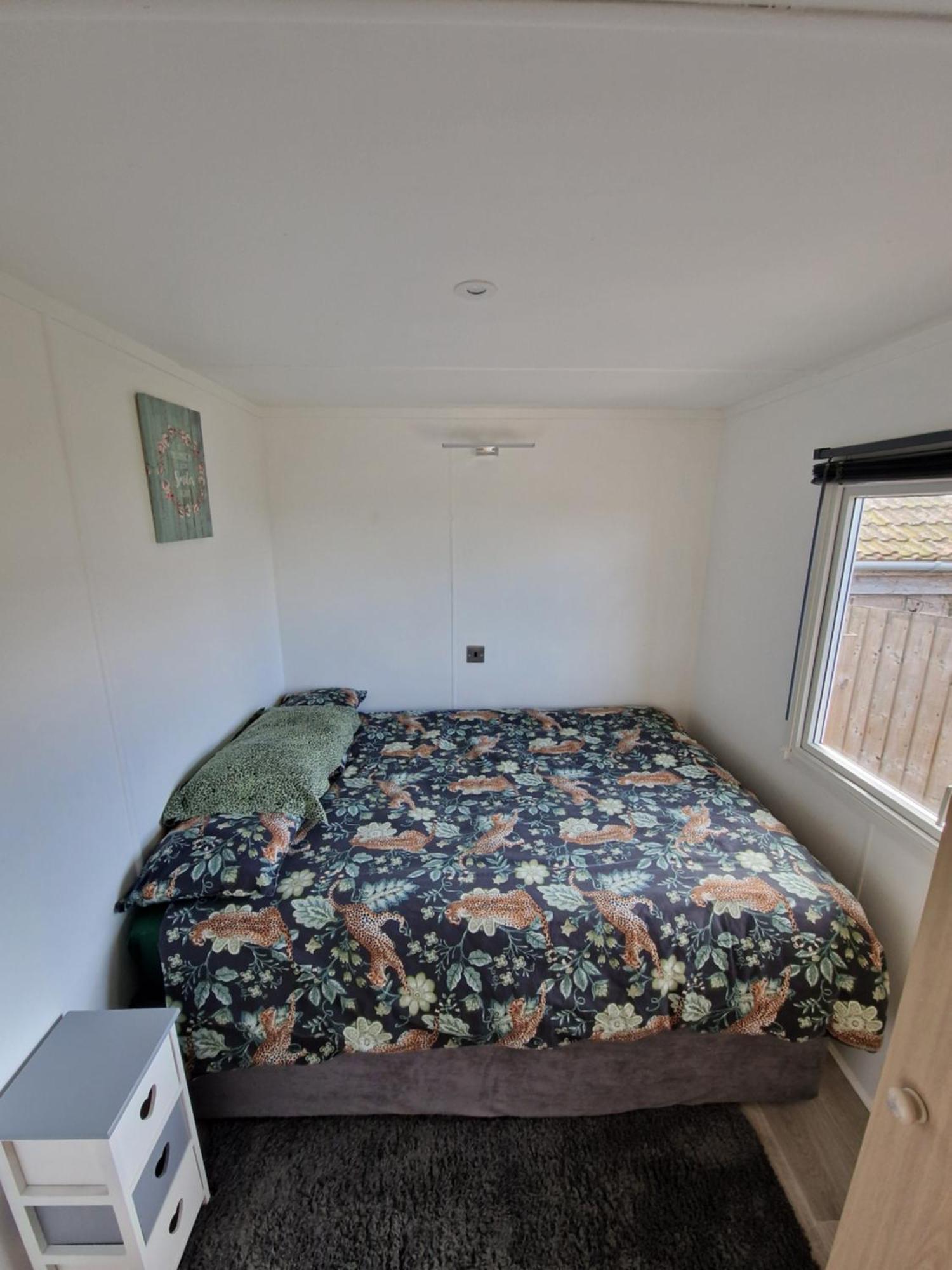 Featheredge Corner Lodge Wells Extérieur photo